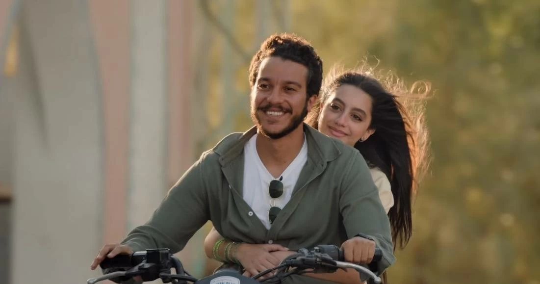 بعد تخطيها 4 ملايين مشاهدة.. تامر حسني وياسمينا العبد يتصدران التريند بـ«اتنين مجانين»