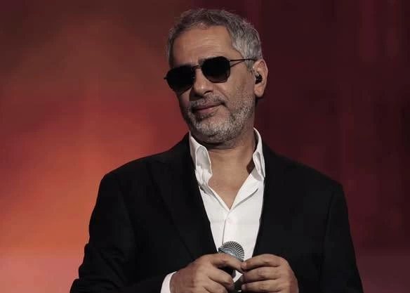 فضل شاكر يشعل حفله في موسم الرياض بأغنية «ضحكت الدنيا»