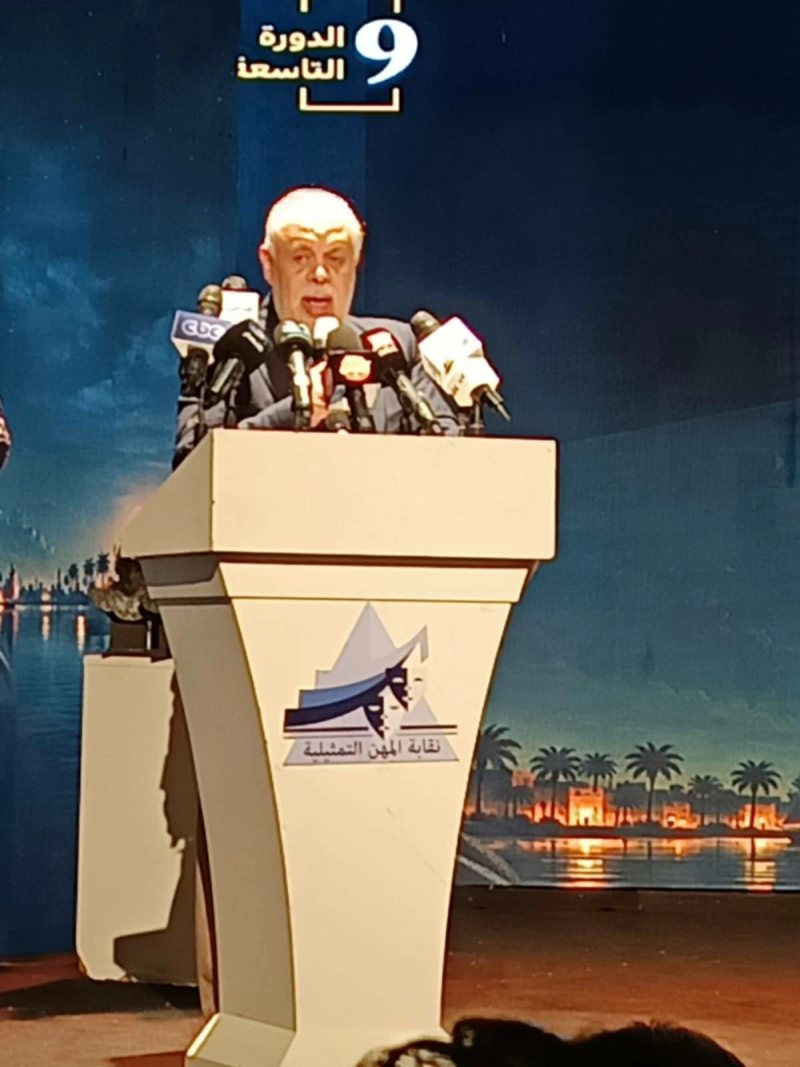 أشرف زكي: ليس لدينا القدرة المالية للإنفاق على مهرجان نقابة المهن التمثيلية للمسرح ونعتمد على الرعاة