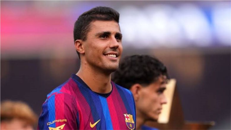 ماركا: رودري يفرض نفسه قائدًا جديدًا لبرشلونة