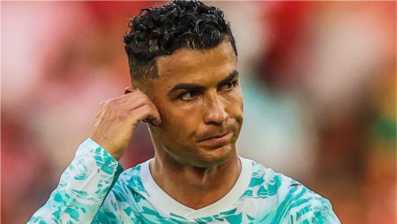 إيقاف كريستيانو رونالدو 30 يومًا وتغريمه 255 يورو بعد مغادرة معسكر البرتغال