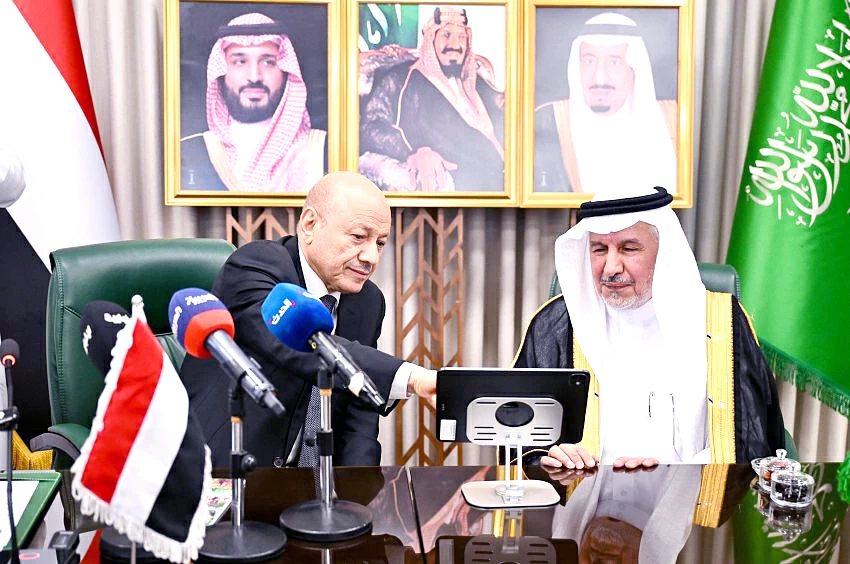 العليمي يشهد تدشين مشاريع إغاثية وبرامج تطوعية سعودية