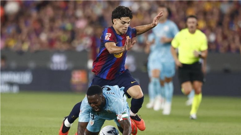 أرسنال وتوتنهام يراقبان جوهرة برشلونة.. وشرط الـ100 مليون يورو يعقد الصفقة