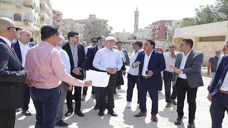 بالصور.. محافظ القاهرة يتابع أعمال التطوير والتشجير ورفع كفاءة الخدمات في البساتين