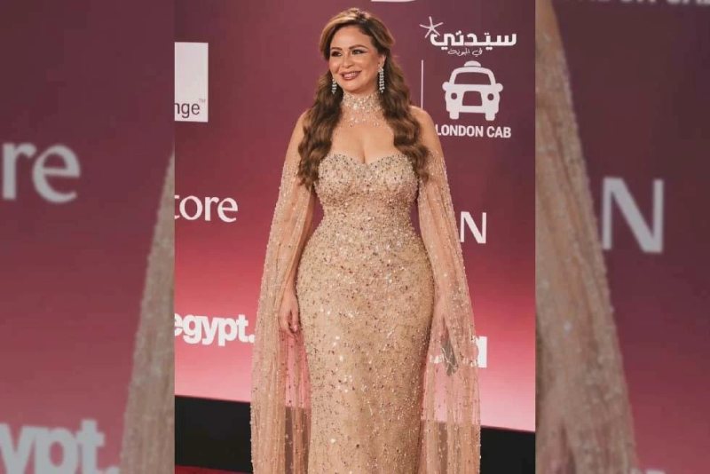 إلهام شاهين عن حملات الهجوم على الفنانين: «بيبيعوا ضميرهم عشان الفلوس»