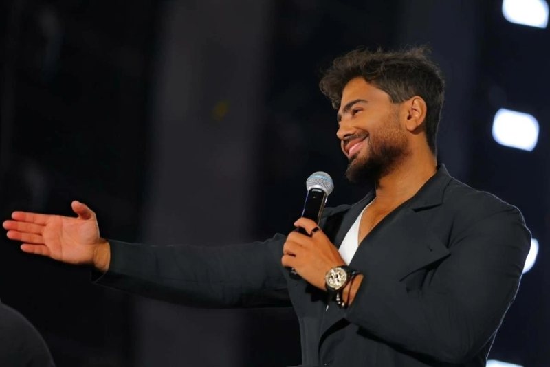 تامر حسنى يشعل حفل باستاد الدفاع الجوى بحضور 30 ألف طالب