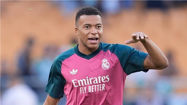 بيدرول يهاجم مبابي ويطالب مورينيو بفرض سيطرته في ريال مدريد