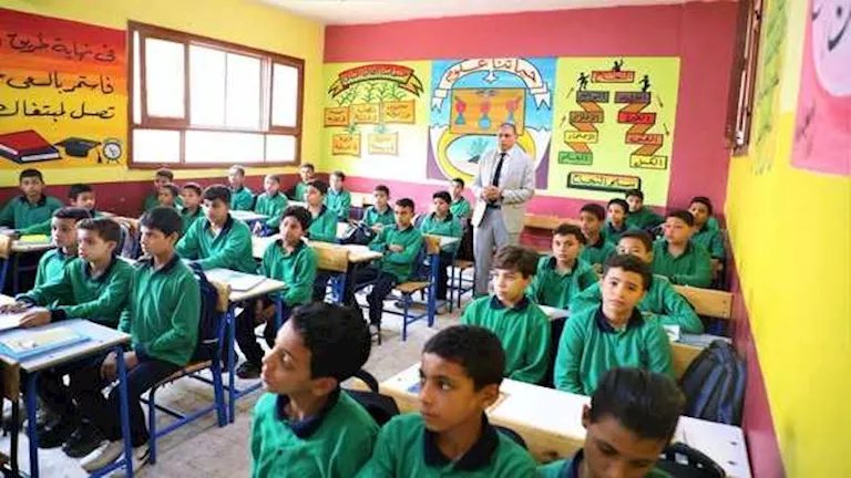 مدير تعليم الجيزة: لا تهاون مع ضعف القراءة والكتابة.. وخطط علاجية للطلاب المتعثرين