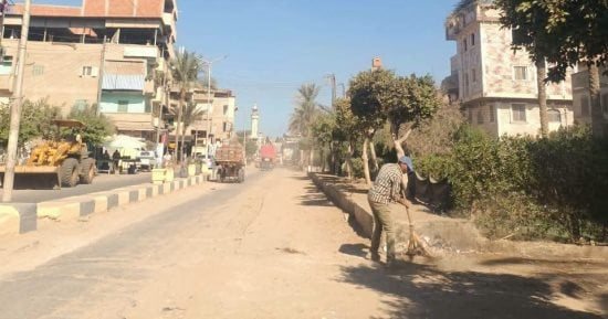حملات مكثفة لتحسين الخدمات ورفع الإشغالات والمخالفات بمراكز ومدن المحافظة