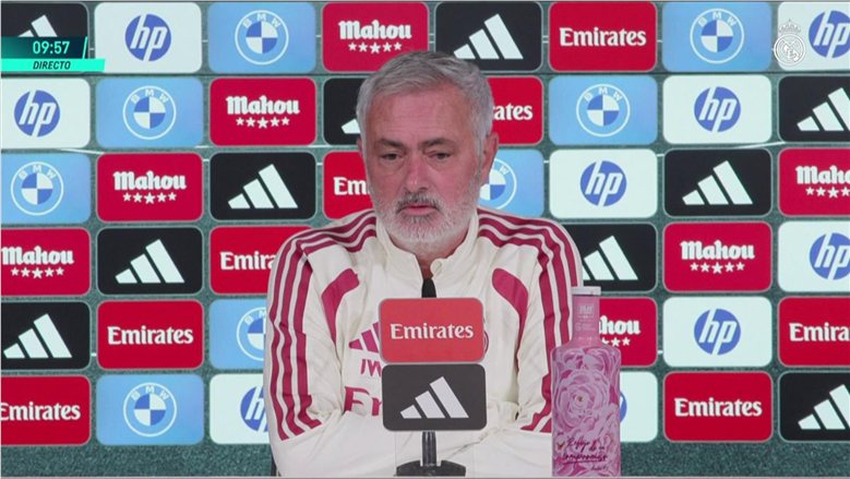 مورينيو: برشلونة خِصم لا يُستهان به.. وريال مدريد يحصد الألقاب معي