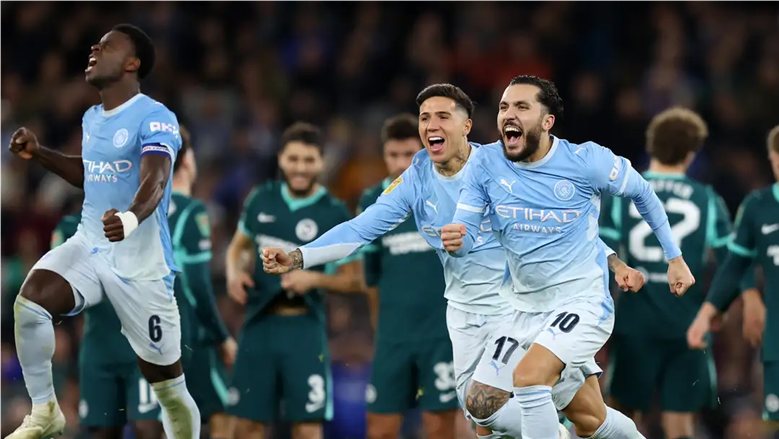 مانشستر سيتي يستضيف برايتون في قمة الدوري الإنجليزي.. اليوم