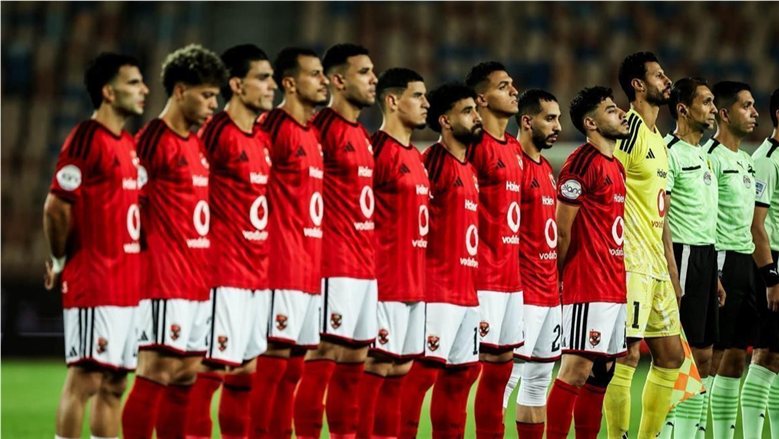 شوبير بعد استبعاد إمام وهاني: لا يوجد لاعب في الأهلي أكبر من الجلوس على مقاعد البدلاء