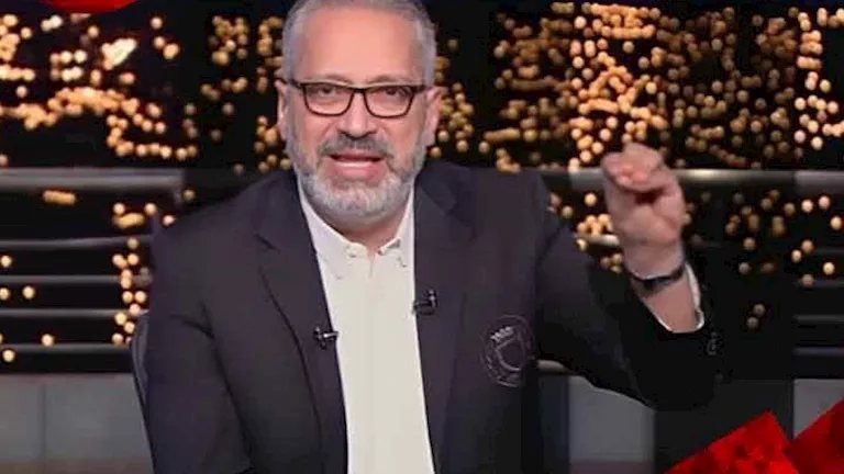 التربية مش فلوس وهدوم.. تامر أمين: فيديو أخصائي المنيا يستحق التوقف والتأمل