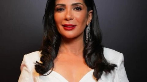«فقدت 7 أطفال».. منى زكي تكشف كواليس حملها في الأربعينات ومعاناتها مع مرض مناعي (فيديو)