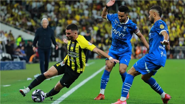 الهلال يتفوق على الاتحاد في تاريخ المواجهات قبل قمة الدوري السعودي