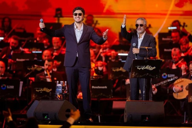 «أخويا وحبيبي».. هاني فرحات يحتفي بعودة فضل شاكر إلى المسرح بعد غياب 14 عامًا
