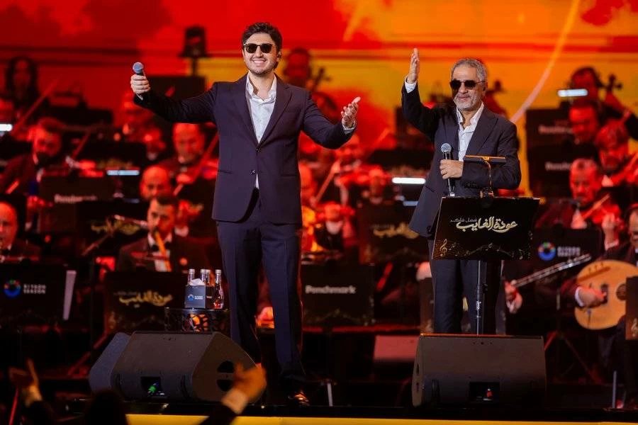 «أخويا وحبيبي».. هاني فرحات يحتفي بعودة فضل شاكر إلى المسرح بعد غياب 14 عامًا