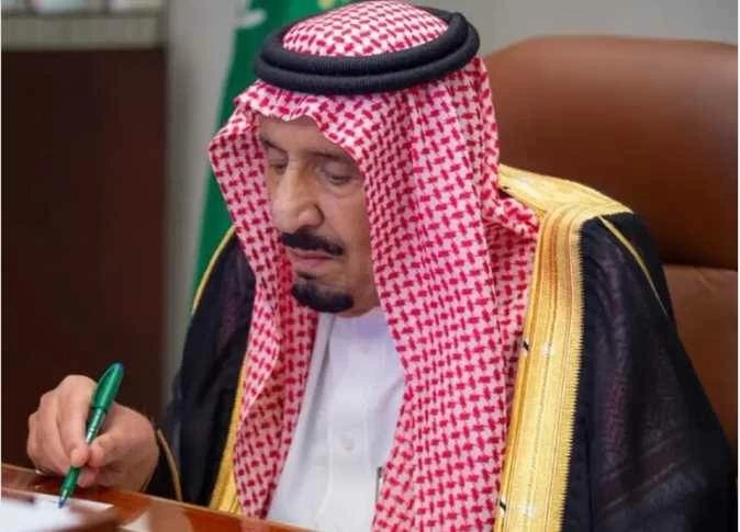 الملك سلمان يوجه برفع الحد الأدنى لأجر المواطن في القطاع الخاص إلى 5 آلاف ريال