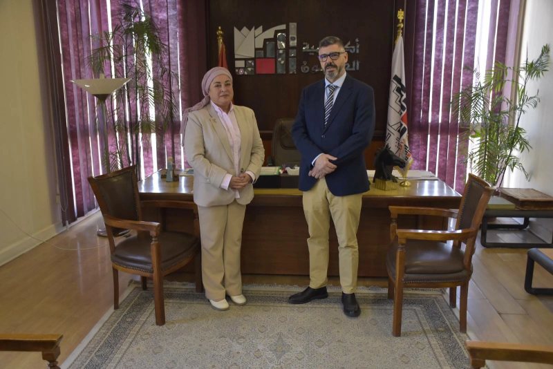 رئيس أكاديمية الفنون تبحث تعزيز التعاون الفني والثقافي مع السفارة الإسبانية