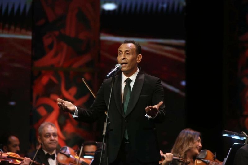بمشاركة آمال ماهر.. محمد الطوخي يتألق على المسرح الكبير بالأوبرا ويختتم فقرته بأغنية «هسكنك يا مصر»