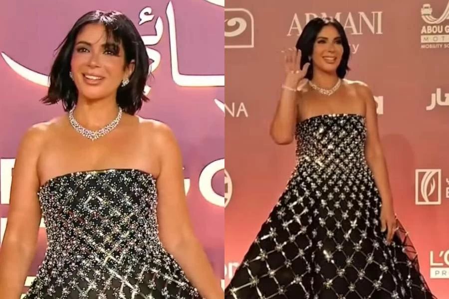 منى زكي بإطلالة سوداء لامعة قبل تكريمها بجائزة الإنجاز الإبداعي في مهرجان الجونة (صور)