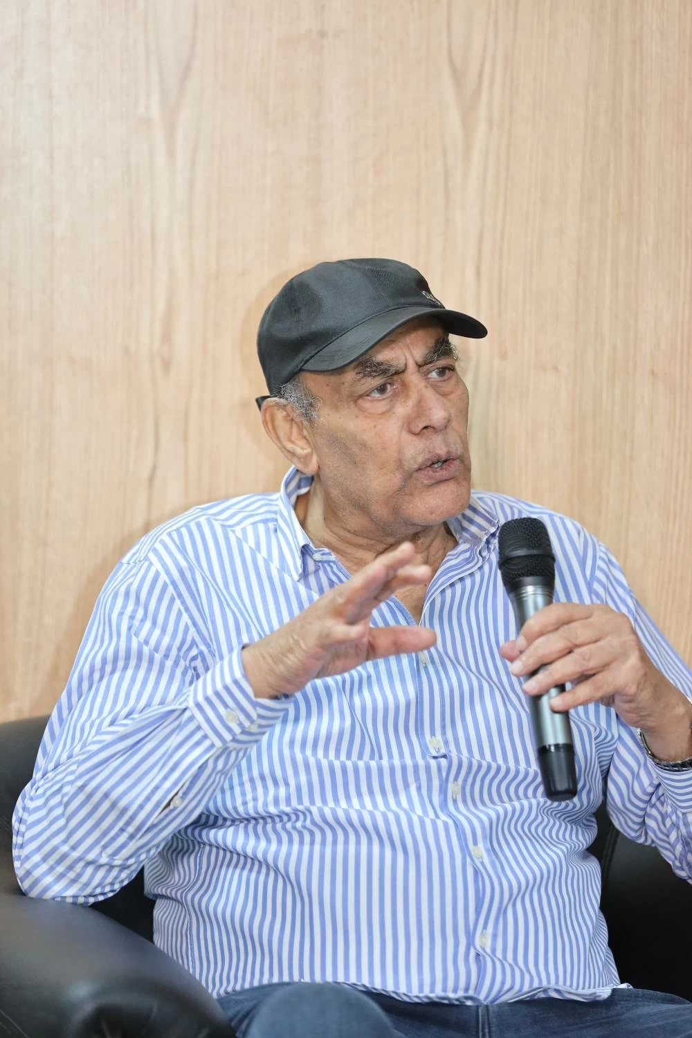 أحمد بدير: «بقالي 15 سنة مدخلتش سينما» وينتقد اختلال معايير النجومية