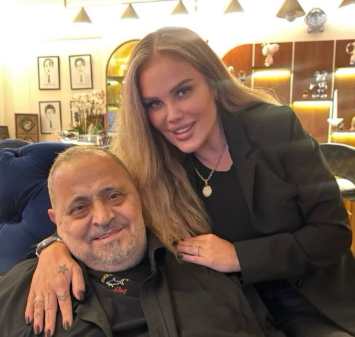 نيكول سابا في أحدث ظهور مع جورج وسوف: «باموت فيك يا سلطان وملك الطرب»