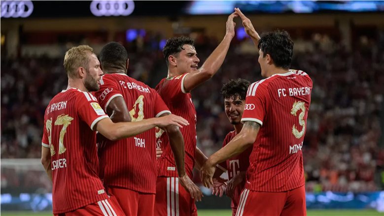 لاعب بايرن ميونخ يتحدث عن مقارنته برودري ويكشف حلمه بالفوز بالكرة الذهبية