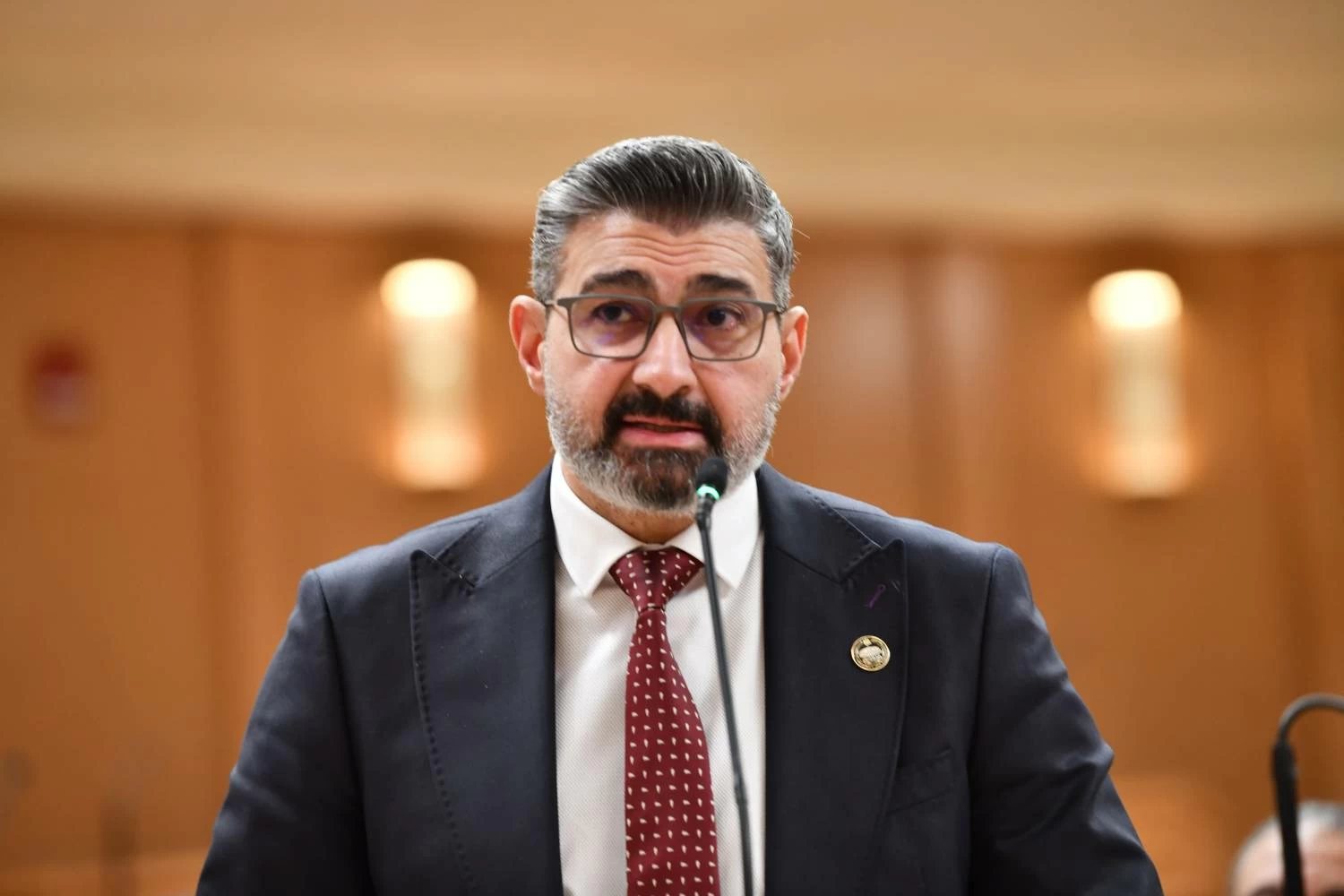 ياسر جلال يطالب بتوسيع منافذ السلع المخفضة وتشديد الرقابة على الأسواق لحماية محدودي ومتوسطي الدخل