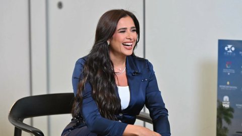 «أنا طاقة يا فندم» و«طول عمري حلوة».. ياسمين عبدالعزيز تستعيد أشهر إفيهاتها