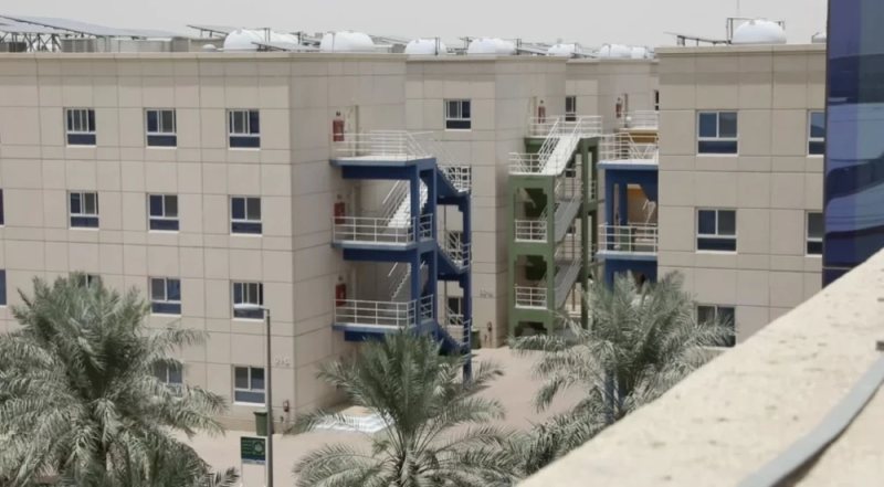 «قوى»: عمال 527 مهنة ملزمون بالسكن الجماعي.. إذا تجاوز عددهم 20 عاملاً بالمنشأة