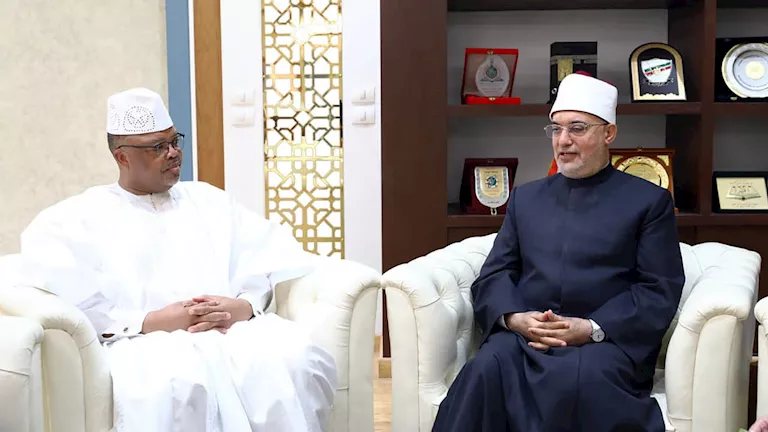 المفتي يبحث مع سفير ليبيريا آفاق التعاون وتعزيز التواصل المشترك