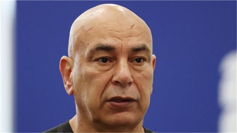 حسام حسن يراقب محمود ممدوح.. ويترقب موقف أكرم توفيق وحسين الشحات