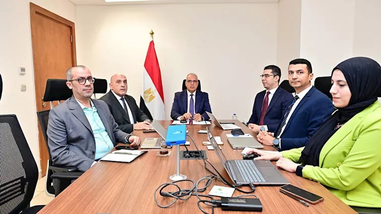 وزير الري يتابع استخدام الأقمار الصناعية لرصد التعديات على المجاري المائية