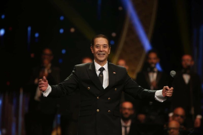 مدحت صالح يختتم مهرجان الموسيقى العربية الـ34 بحفل كامل العدد.. وتسليم جوائز المسابقتين المصاحبتين