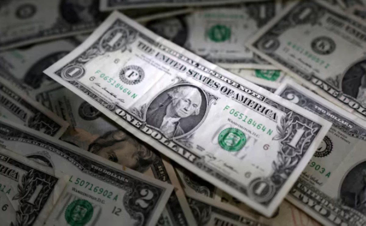 لماذا يرتفع سعر الدولار في مصر؟.. خبراء يوضحون أسباب ارتفاع العملة الأمريكية في البنوك