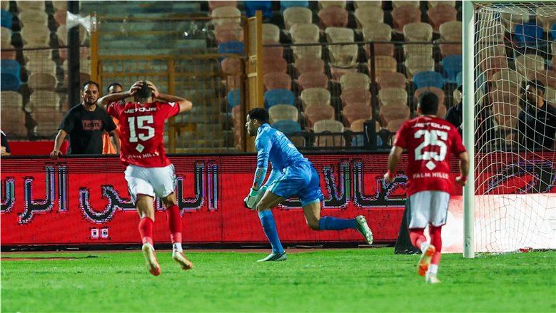 الأهلي يستأنف تدريباته استعدادا لمواجهة المقاولون في كأس العاصمة