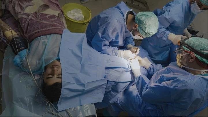 فيلم «American Doctor» يحصد جائزة «سينما من أجل الإنسانية» في ختام مهرجان الجونة السينمائي