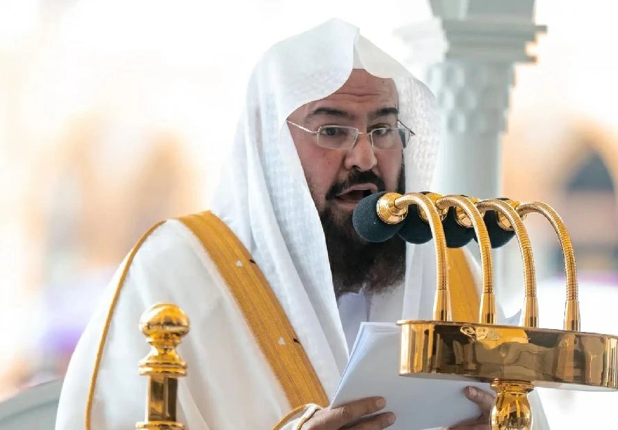 خطيبا الحرمين يحذّران من الشائعات والتشهير وانتهاك الخصوصية