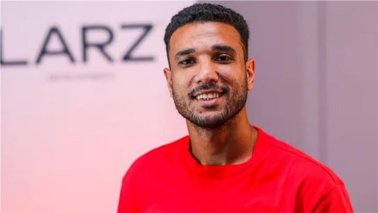 وفاة جدته تربك حسابات الأهلي.. موقف هادي رياض من مواجهة الزمالك