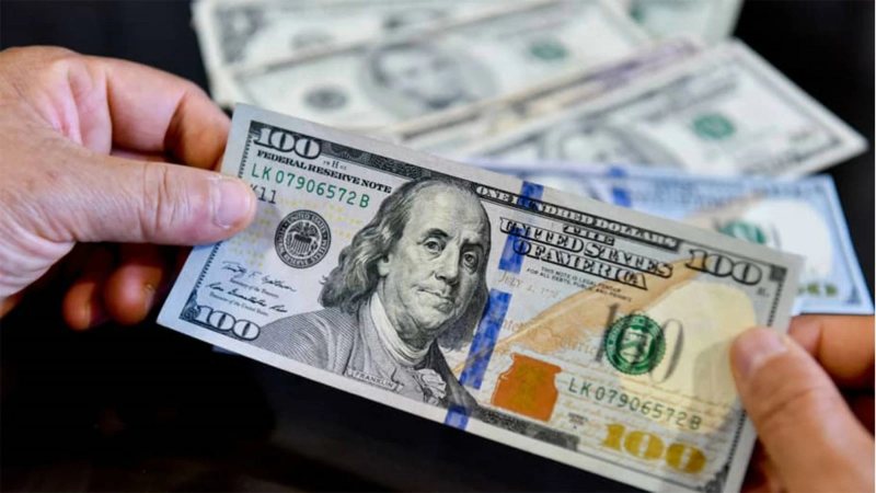 الدولار يتجاوز 56 جنيها في بنوك مصر قبل اجتماع الفيدرالي الأميركي