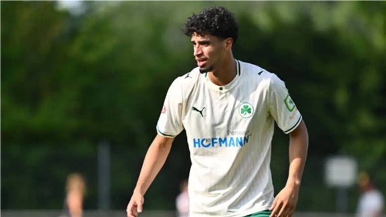 حسام حسن يتابع عمر عبدالمجيد تمهيدًا لضمه إلى منتخب مصر