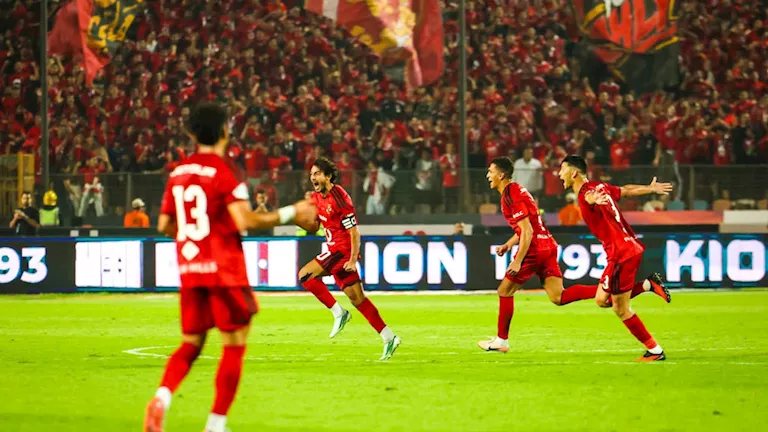 "نظرية مؤامرة".. أول رد من مخرج مباراة الأهلي والزمالك على اتهامه بإذاعة هتافات مسيئة