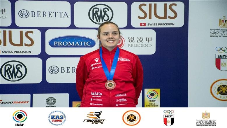 سويسرا تحصد المركزين الأول والثاني في بندقية 300 متر راقد للسيدات بكأس العالم للرماية