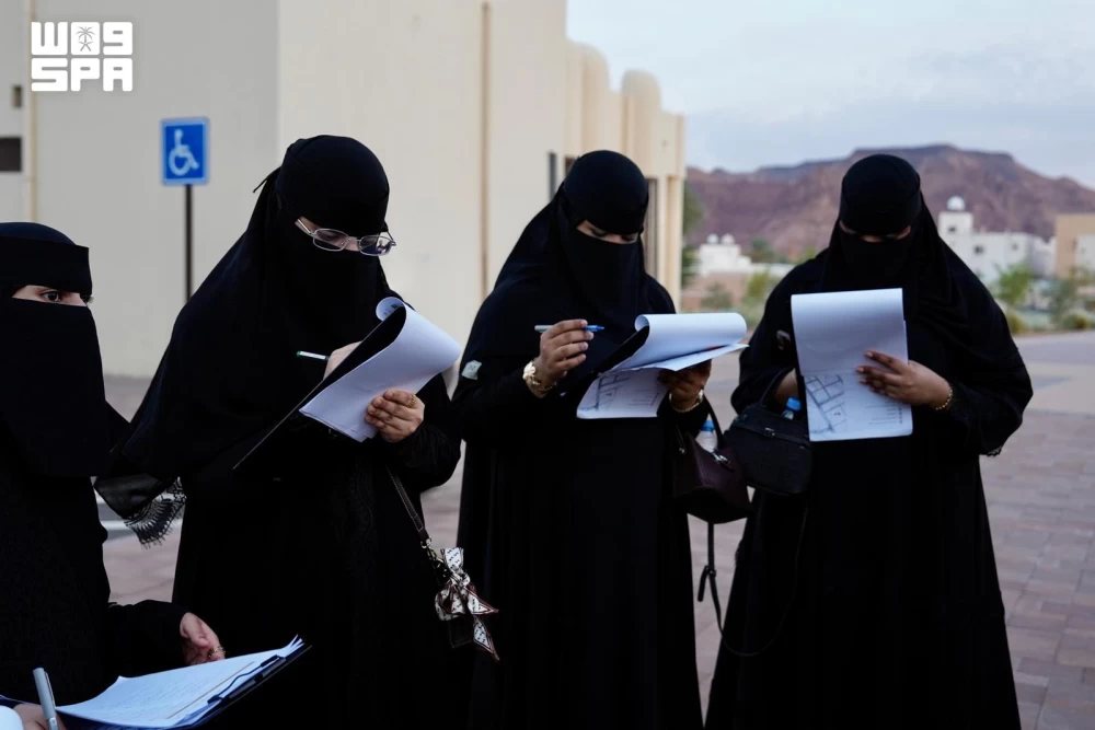مشاركة 15 سيدة في «المشي الاستكشافي» لتقييم سلامة المشاة في العلا