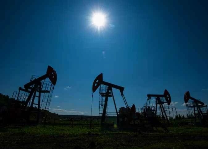 أسعار النفط تتراجع بأكثر من 1% وسط مؤشرات على تحرك دبلوماسي لاستئناف مفاوضات السلام