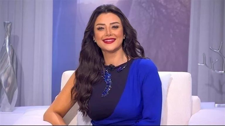 "شرف مش إهانة".. رضوى الشربيني ترد على تشبيهها بهدى شعراوي وصفية زغلول