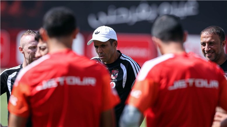 بقرار وبنجديدة.. من يقود هجوم الأهلي أمام الزمالك في القمة؟
