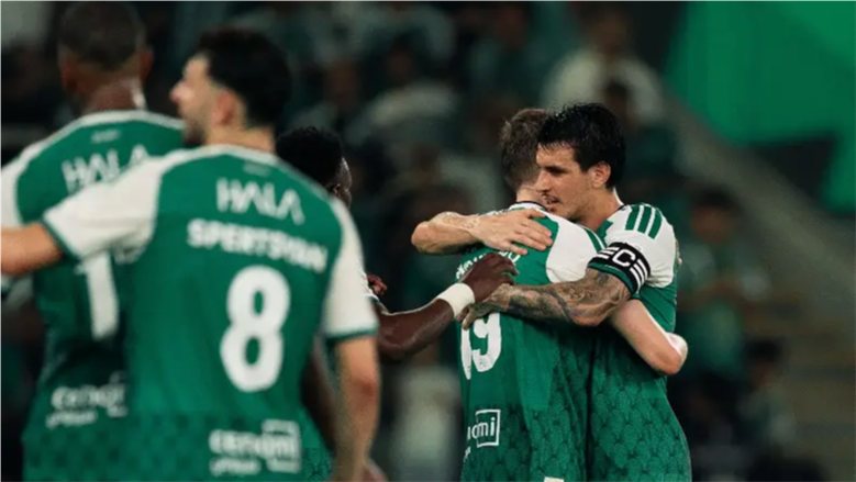 الأهلي يضرب الخليج برباعية ويواصل التقدم في دوري روشن السعودي