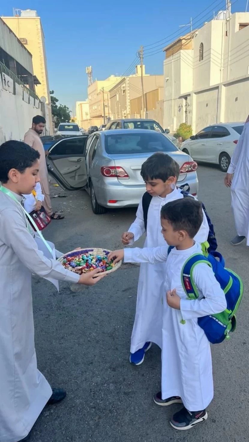 فريق تقويم مستقل للخطط التشغيلية على مدارس للبنين والبنات
